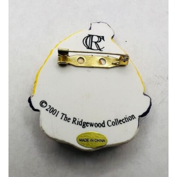 2001 ECU East Carolina Snowman Winter Christmas Pin The Ridgewood Collection - Picture 4 of 4